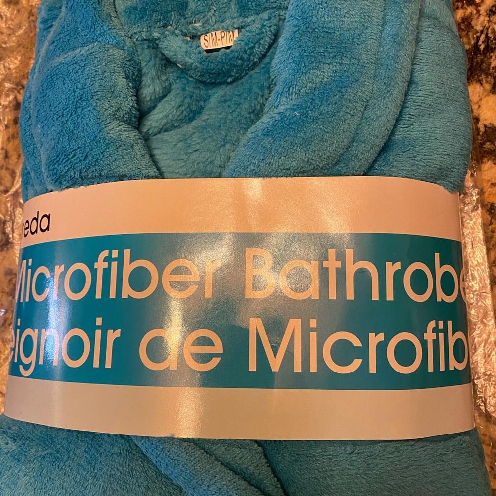 Microfibre Bathrobe - Picture 6 of 6